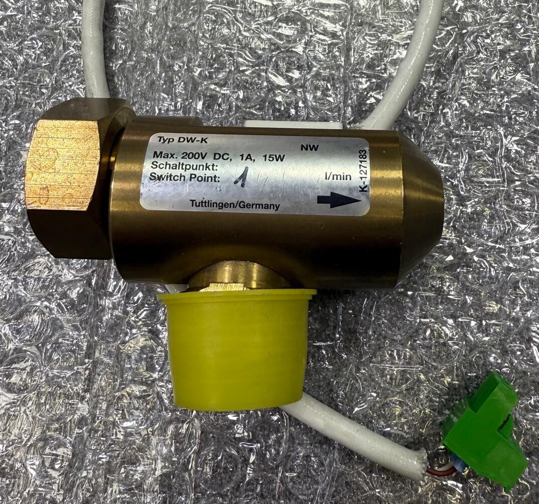 DW-K Piston Flow Switch