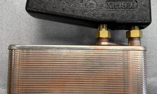 94320501 / 94320200 - T22-2 26/26 G3/4″ Plate Heat Exchanger with Sensor Accelerator for Heating and HIU Systems